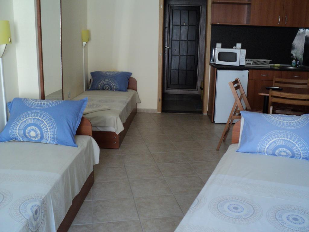 Meni Apartments And Guest Rooms Σωζόπολη Δωμάτιο φωτογραφία