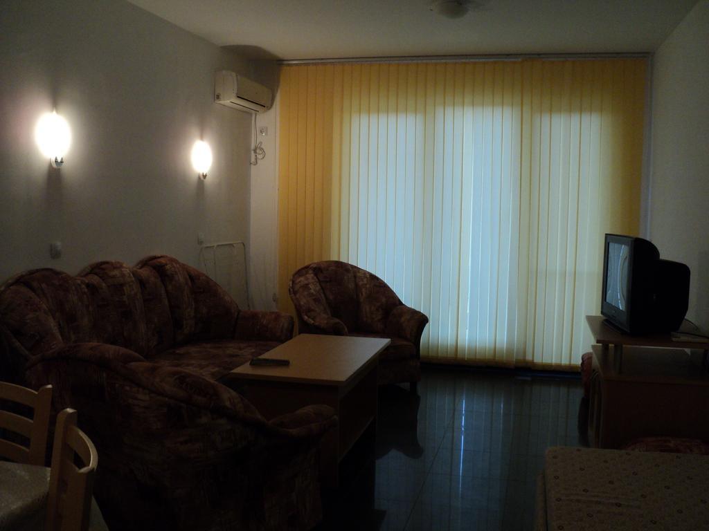 Meni Apartments And Guest Rooms Σωζόπολη Δωμάτιο φωτογραφία