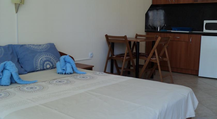 Meni Apartments And Guest Rooms Σωζόπολη Δωμάτιο φωτογραφία