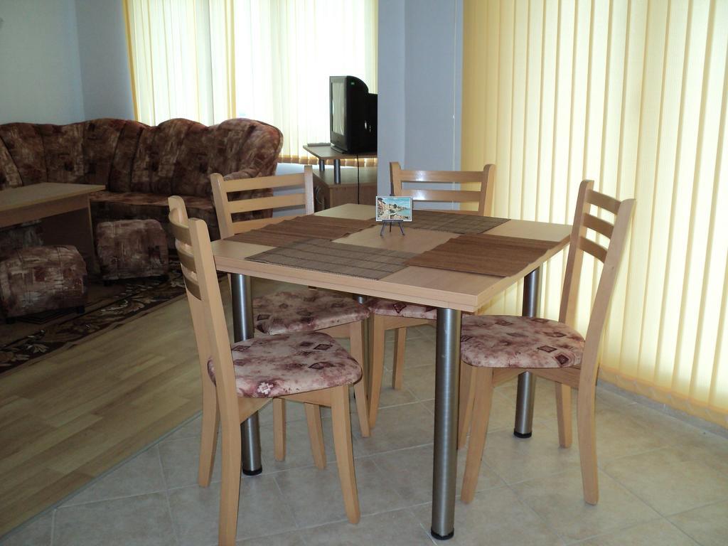 Meni Apartments And Guest Rooms Σωζόπολη Εξωτερικό φωτογραφία