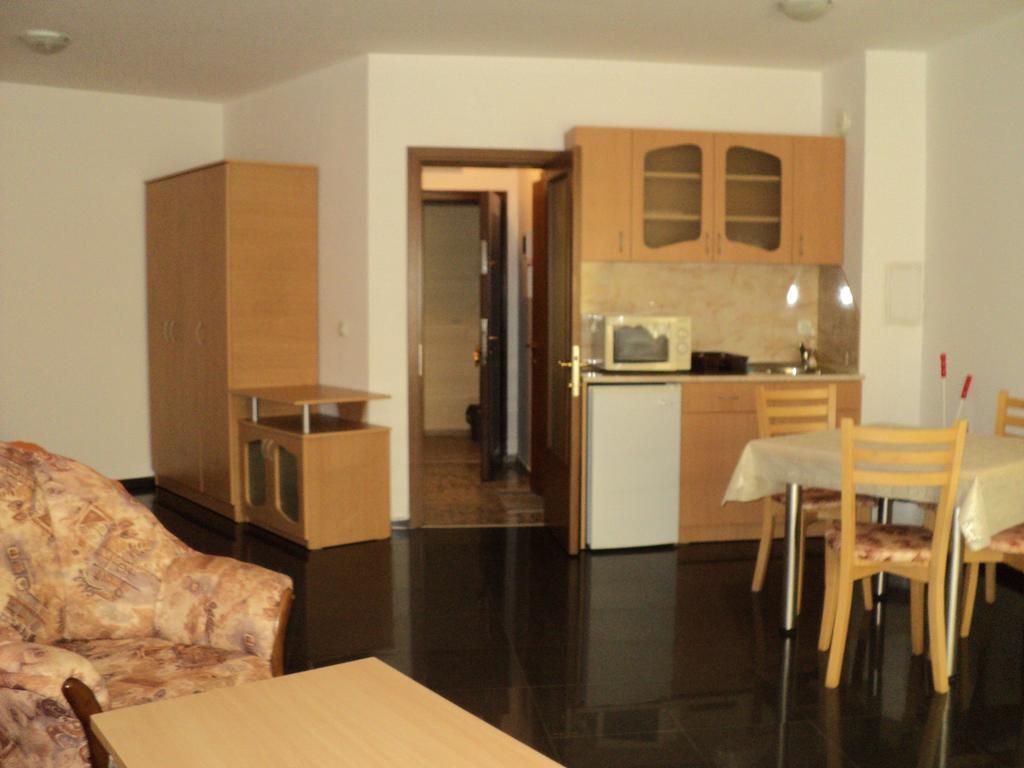 Meni Apartments And Guest Rooms Σωζόπολη Εξωτερικό φωτογραφία